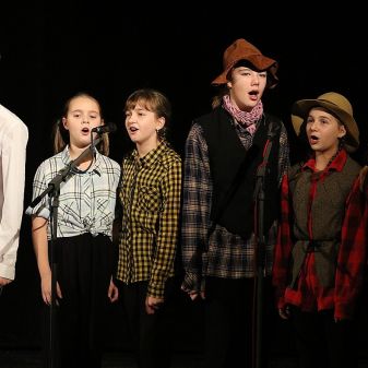 Svět pohádek - vystoupení TO a žáků pěvecké třídy L. Honzlové, 12. 12. 2016