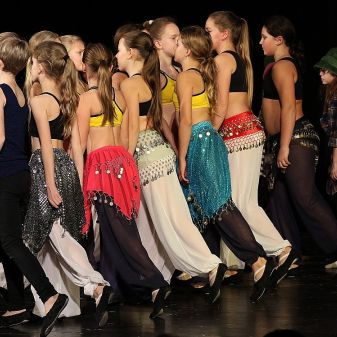 Svět pohádek - vystoupení TO a žáků pěvecké třídy L. Honzlové, 12. 12. 2016