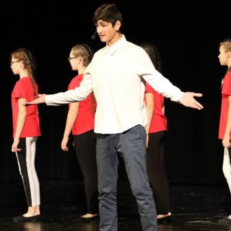 Svět pohádek - vystoupení TO a žáků pěvecké třídy L. Honzlové, 12. 12. 2016