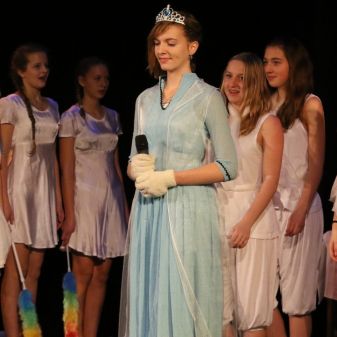 Svět pohádek - vystoupení TO a žáků pěvecké třídy L. Honzlové, 12. 12. 2016