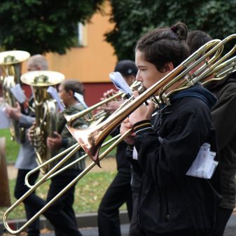 Dechový orchestr mladých a mažoretky ZUŠ - pochod městem k 80.výročí Gymnázia Humpolec, 16. 9. 2017