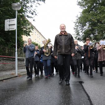 Dechový orchestr mladých a mažoretky ZUŠ - pochod městem k 80.výročí Gymnázia Humpolec, 16. 9. 2017