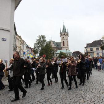 Dechový orchestr mladých a mažoretky ZUŠ - pochod městem k 80.výročí Gymnázia Humpolec, 16. 9. 2017