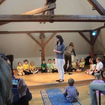 Vystoupení žáků přípravného studia (+ žáci hudební nauky), 25. 5. 2016