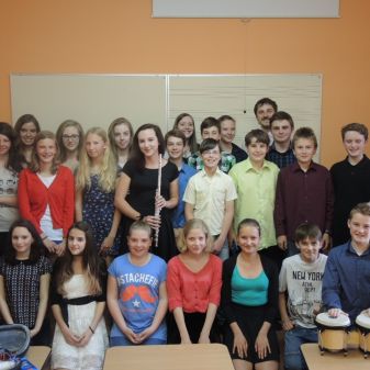 Vystoupení žáků přípravného studia (+ žáci hudební nauky), 25. 5. 2016