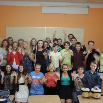 Vystoupení žáků přípravného studia (+ žáci hudební nauky), 25. 5. 2016