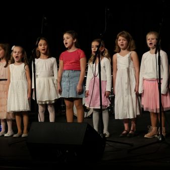 Šťastné & Veselé 2019! (žáci J. Borkové, L. Honzlové, M. Dvořáka)