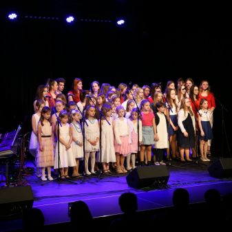 Šťastné & Veselé 2019! (žáci J. Borkové, L. Honzlové, M. Dvořáka)