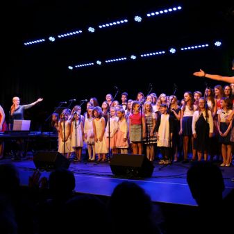 Šťastné & Veselé 2019! (žáci J. Borkové, L. Honzlové, M. Dvořáka)