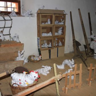 Výstava Recyklohraní, 7. 8. - 31. 10. 2017, zámek Žirovnice